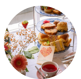 Mum and Daughter smile